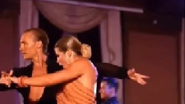 用舞蹈诠释生活，每一个动作都是对梦想的追求