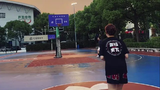 小小中场 拿捏拿捏