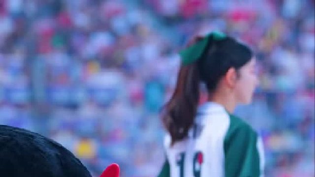 长发飘飘的小姐姐真美