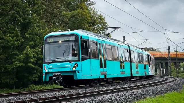 德国美因河畔法兰克福地铁/轻轨系统