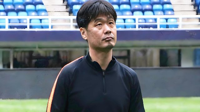 太帅了！李霄鹏名场面：秀神级停球，现场教学如何踢球？