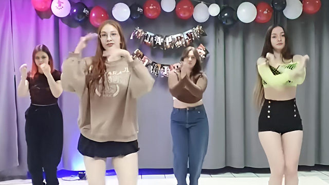 俄罗斯姑娘才艺表演24.02.26_集体舞00