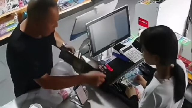 就报警，没损失我也报