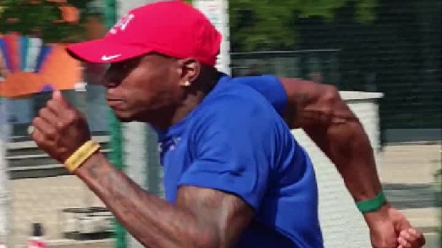 霍洛威天赋炸裂！火车一样就从我眼前碾过去了