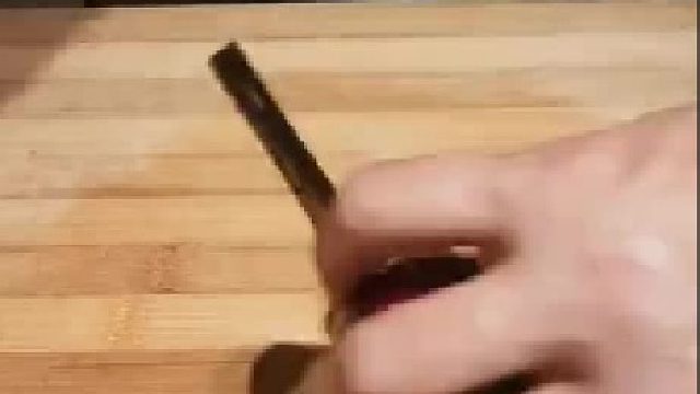 我肯定不是最后一个知道可以用土豆削皮器切洋葱的人吧？