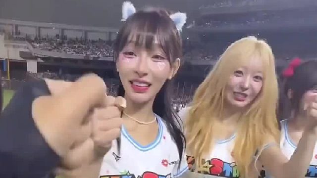 喜欢哪个啦啦队美女