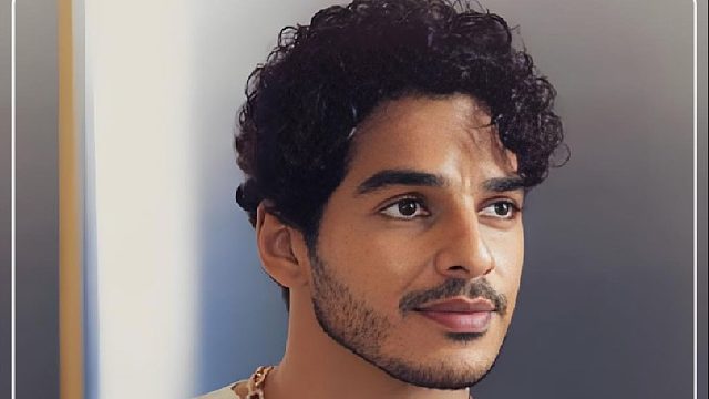 男人意外损坏的价值千金的泥塑雕像