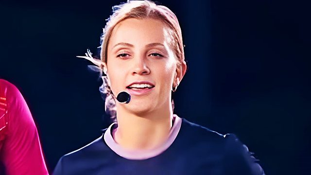 心动了！巴西最美女裁判：夸张动作判点，门将投诉被逗笑