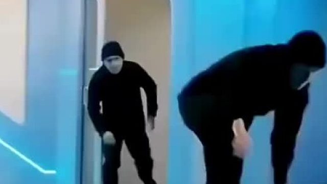 憨豆先生演就是经典，其他人演就是憨包！