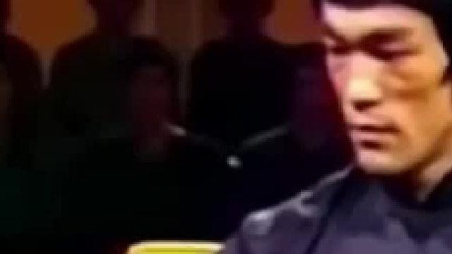 李小龙「高难动作」罕见曝光！