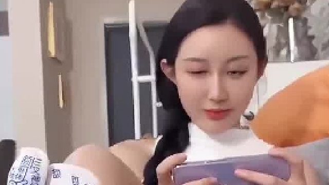 说明她这个地方不好，中医讲究通则不痛，痛则不通