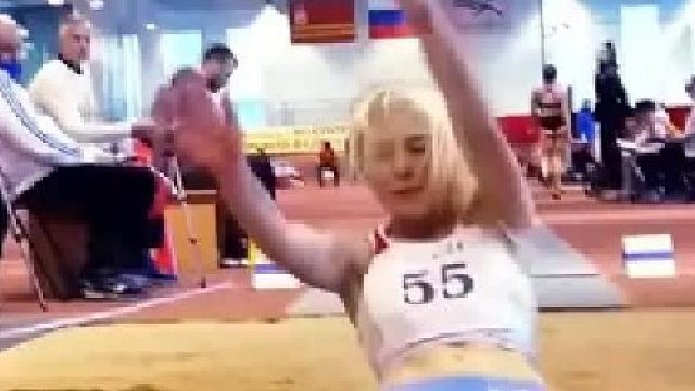 跳远女将的体能美学