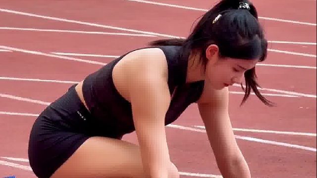 夏思凝全国田径大奖赛青岛站热身花絮