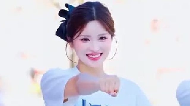 甜妹真的是穿什么都好看