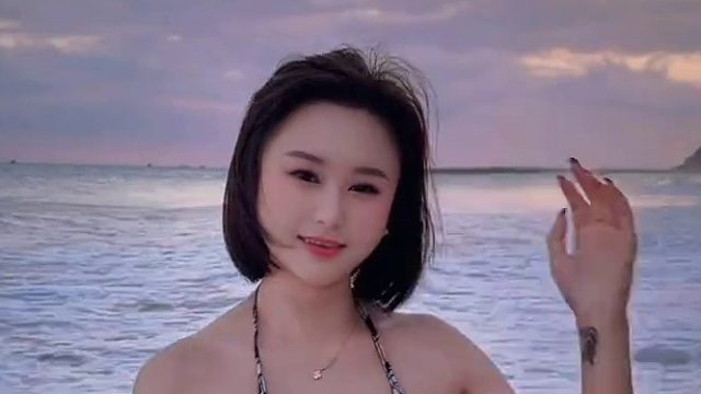 我旁边的枕头好像一直在等你