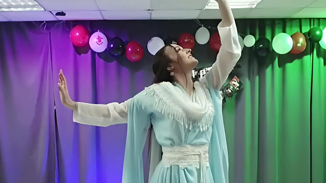 俄罗斯姑娘才艺表演24.02.27_空军(阿妮亚)00