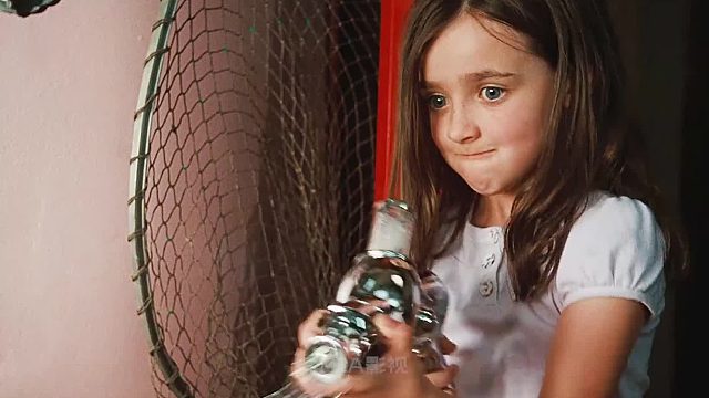 《楼上的外星人》非常有趣的一部奇幻冒险电影