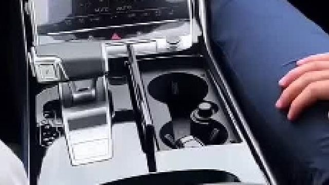 奥迪超车挡位使用法