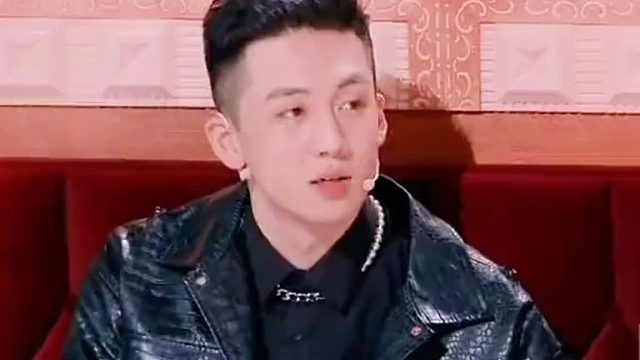 杨迪：妹妹！今天是你的生日！给我坚强！这点油算什么！