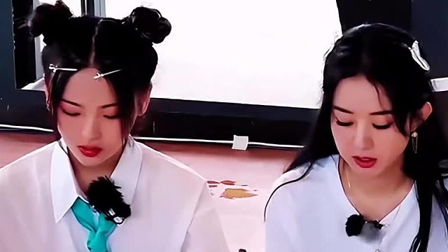 当赵丽颖遇到杨超越哈哈哈