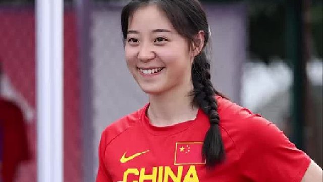 田径甜妹的微笑 刘峡君的笑容真的很阳光，很有感染力。