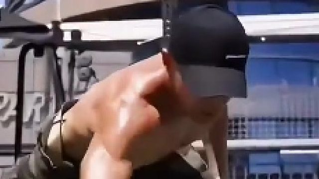 我觉得没毛病啊，前面那个也是这样撑着得