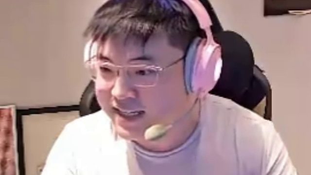 【Uzi】乌兹复播礼物收麻了，开始调皮：要不今天播完休了吧！兄弟们太热情了！