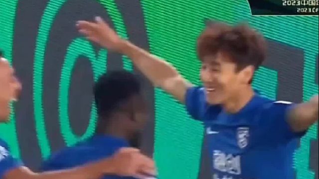 韦世豪 突破助攻雅库布头球破门