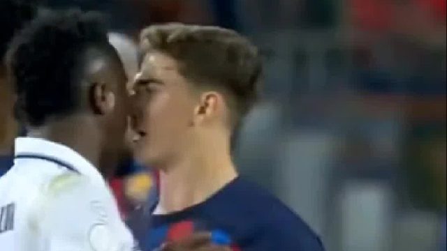 加维 拼抢连续撞翻两人 维尼休斯 与加维爆发激烈冲突