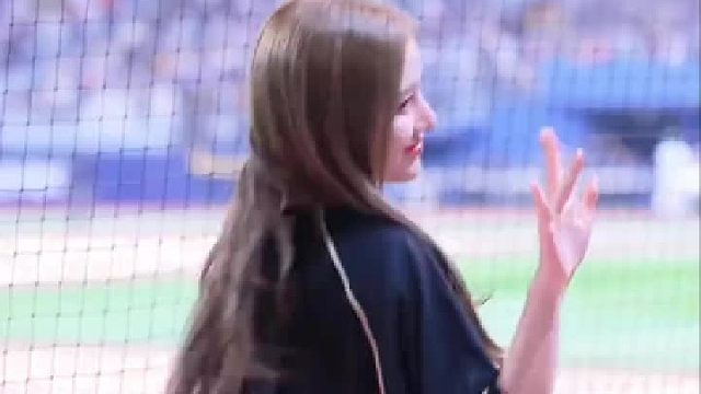 御姐啦啦队员每支舞都很美