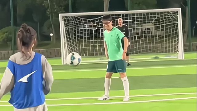 1v1单挑 一点面子不给嘛兄弟