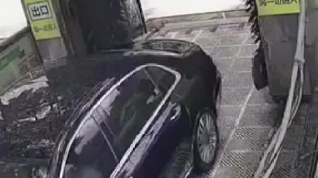 自助洗车服务这怎么定责呢？