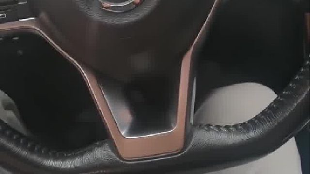 我的眼泪湿了脸…