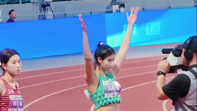 夏思凝以 13 秒 40 小组第二，总排名第六的成绩晋级决赛