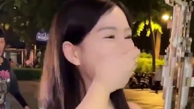 我要看后面那个人的视角！