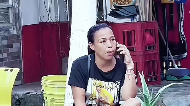 捣蛋鬼街头恶搞，偷喝路人饮料