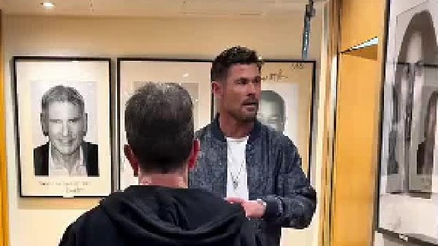 参与拍摄西班牙综艺穿插的一个小品视频