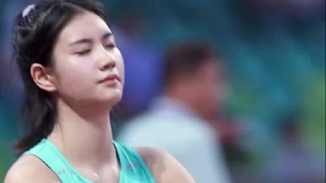 夏思凝赛前花絮 首次亮相的新比赛服很亮眼