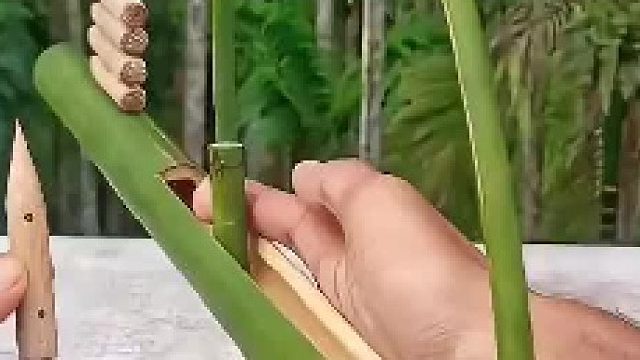 我小时候做的，一会竹子前面挡的那块就干飞了