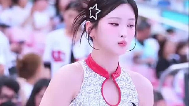 小姐姐的队服好闪亮