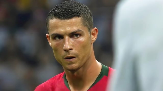 C罗任意球绝平西班牙：充满杀气的眼神，早已洞察了一切！