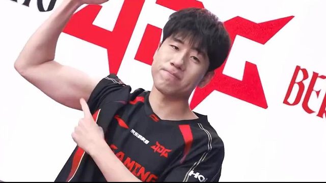 JDG再次不敌TES！朱开怒斥：JDG这打野真的要丢工作了！ 打的太差了！现在高天亮是最好的选择