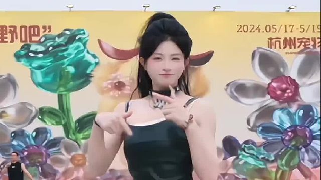 老有人问肉肉身高 再说一次 三位数加起来等于12