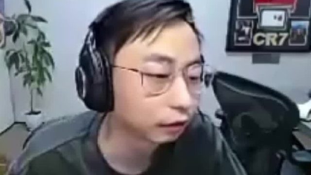 K神抱怨：乌兹复播前搞生日会，结果三天不能直播！找谁说理去！主要哥几个聚一下，吹吹牛逼！