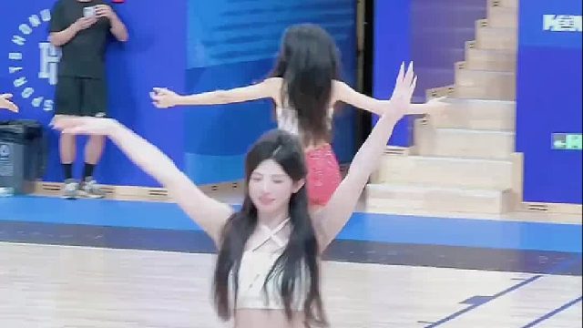 五毛重金求问这个小姐姐是谁，太甜了吧