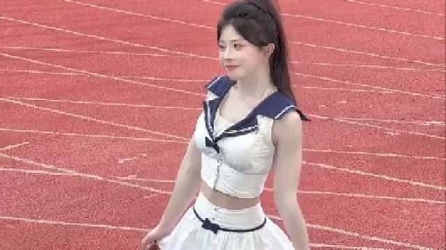 我是小熊饼干，爱吃小区保安