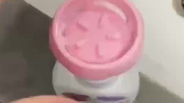 女子抱怨妈妈买的洗手液，知道了正确用法后…！感叹人民的智慧