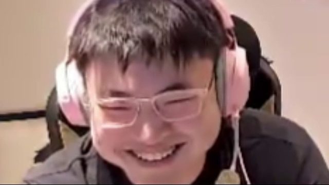 【Uzi】乌兹：听说有教练语音？白云：德杯试用过，说着说着队员来一句你先别吵！乌兹笑疯！