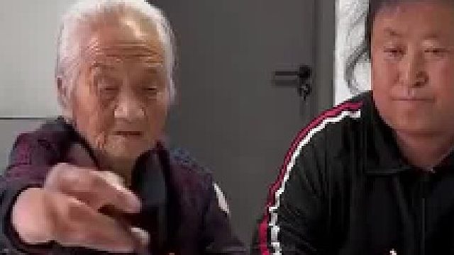 婆婆夹饼太慢？主动帮忙才是王道！