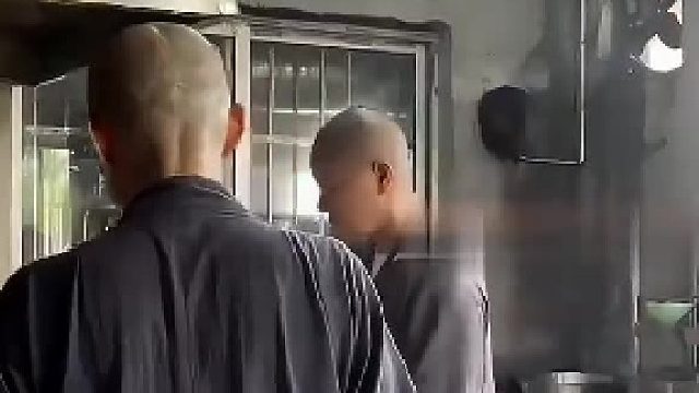 现在的出家人为钱出家，